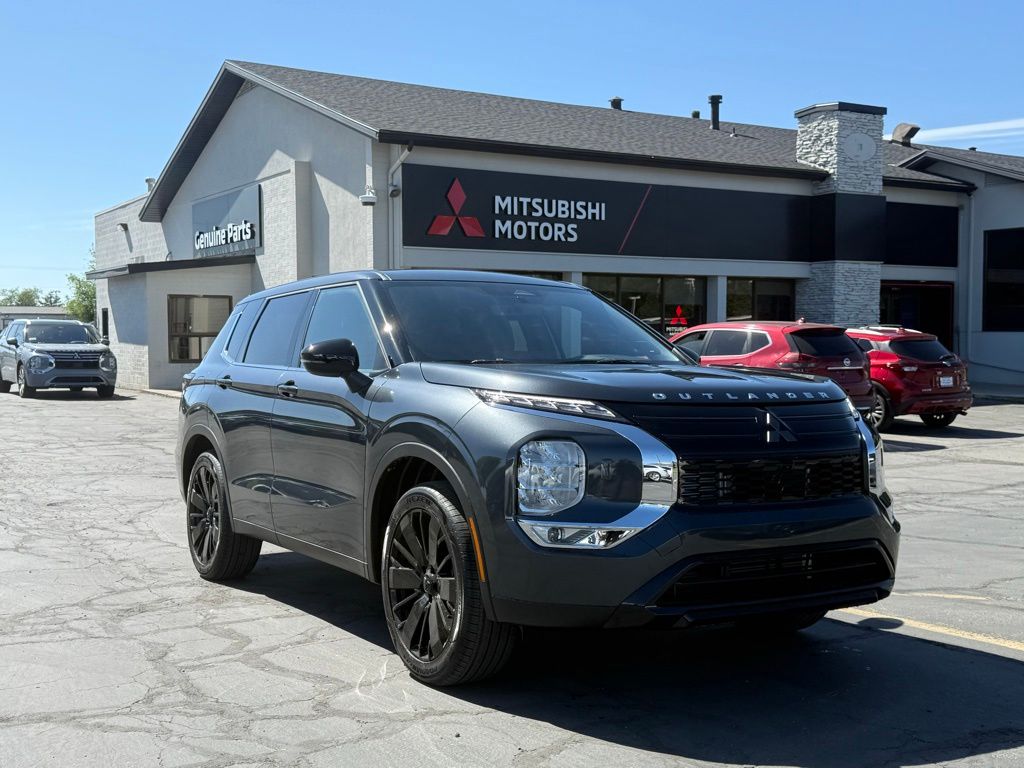 2026 Mitsubishi Outlander LE S-AWC's photo