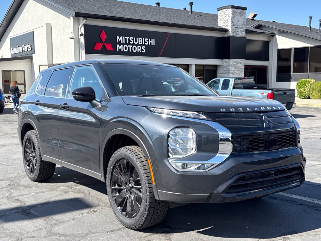 2026 Mitsubishi Outlander LE