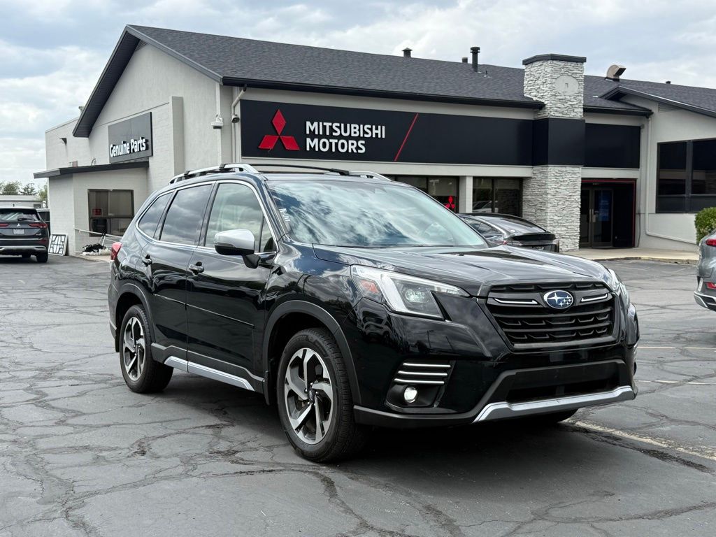 2022 Subaru Forester Touring's photo