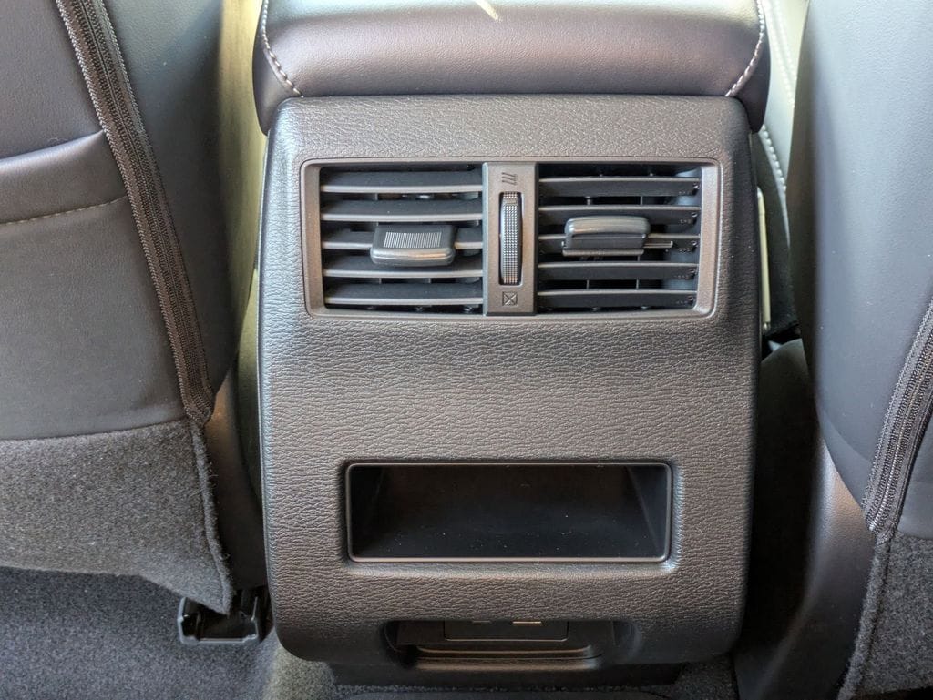 2025 Mitsubishi Outlander Plug-in Hybrid SE - Photo 21