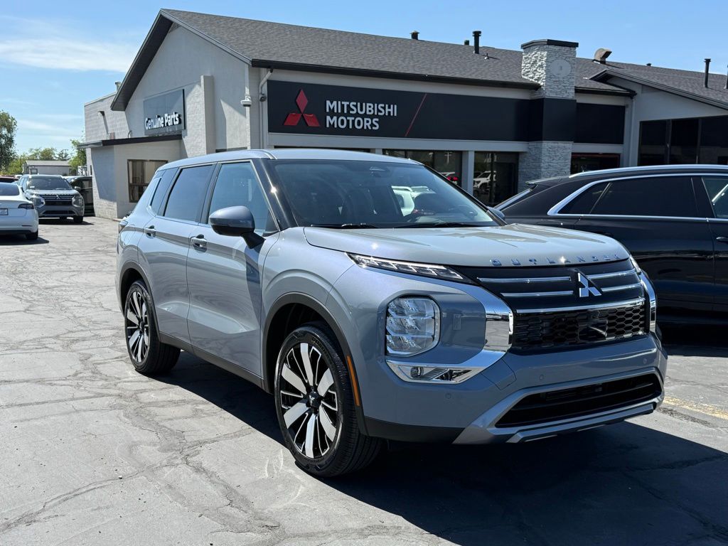 2026 Mitsubishi Outlander SE S-AWC's photo