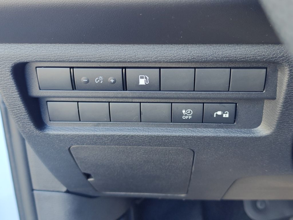 2025 Mitsubishi Outlander Plug-in Hybrid ES - Photo 17