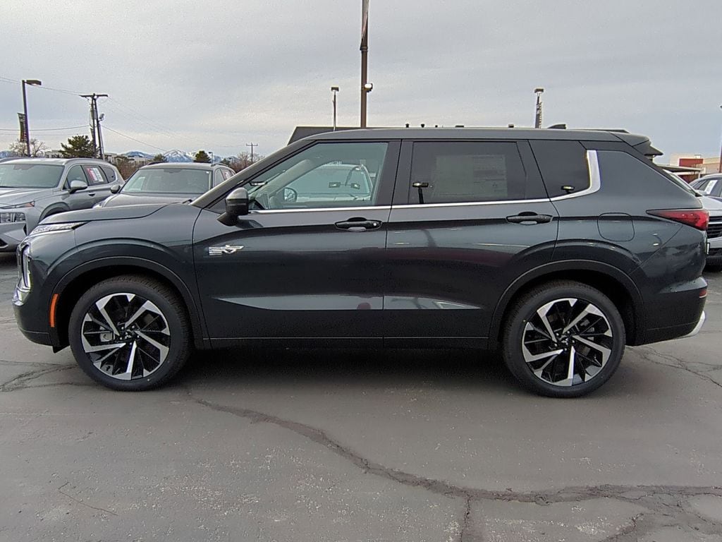 2025 Mitsubishi Outlander Plug-in Hybrid SE - Photo 6