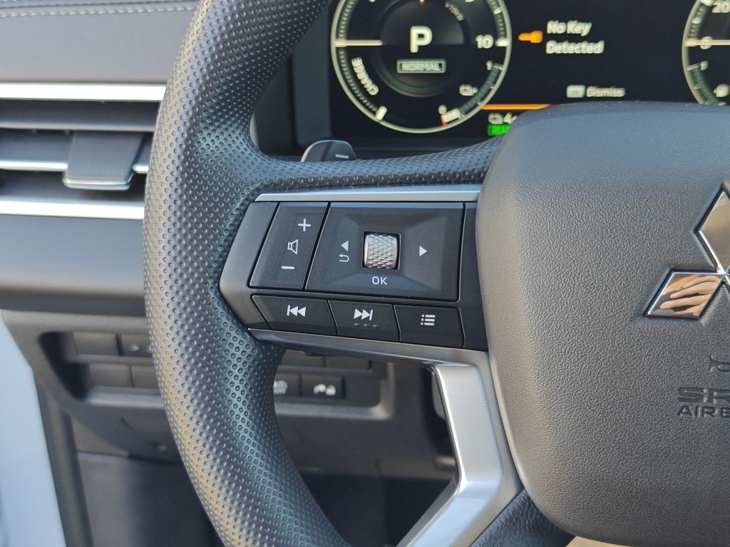 2025 Mitsubishi Outlander Plug-in Hybrid ES - Photo 15