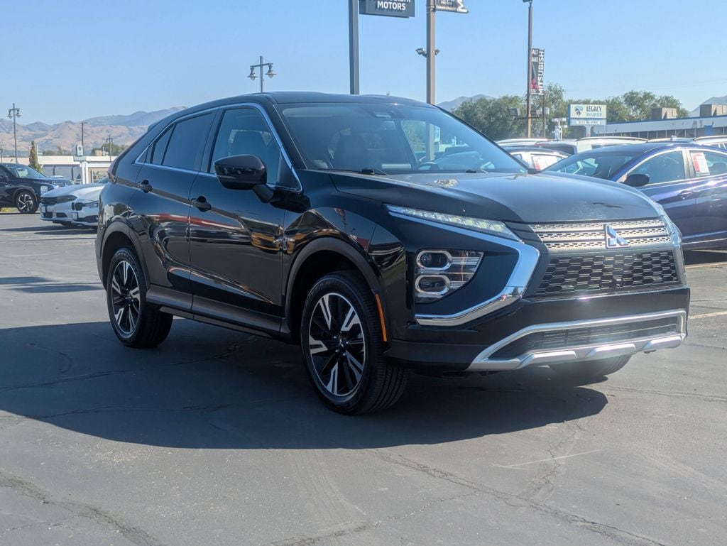 2024 Mitsubishi Eclipse Cross SE's photo