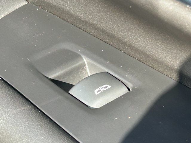 2023 GMC Yukon SLT - Photo 39