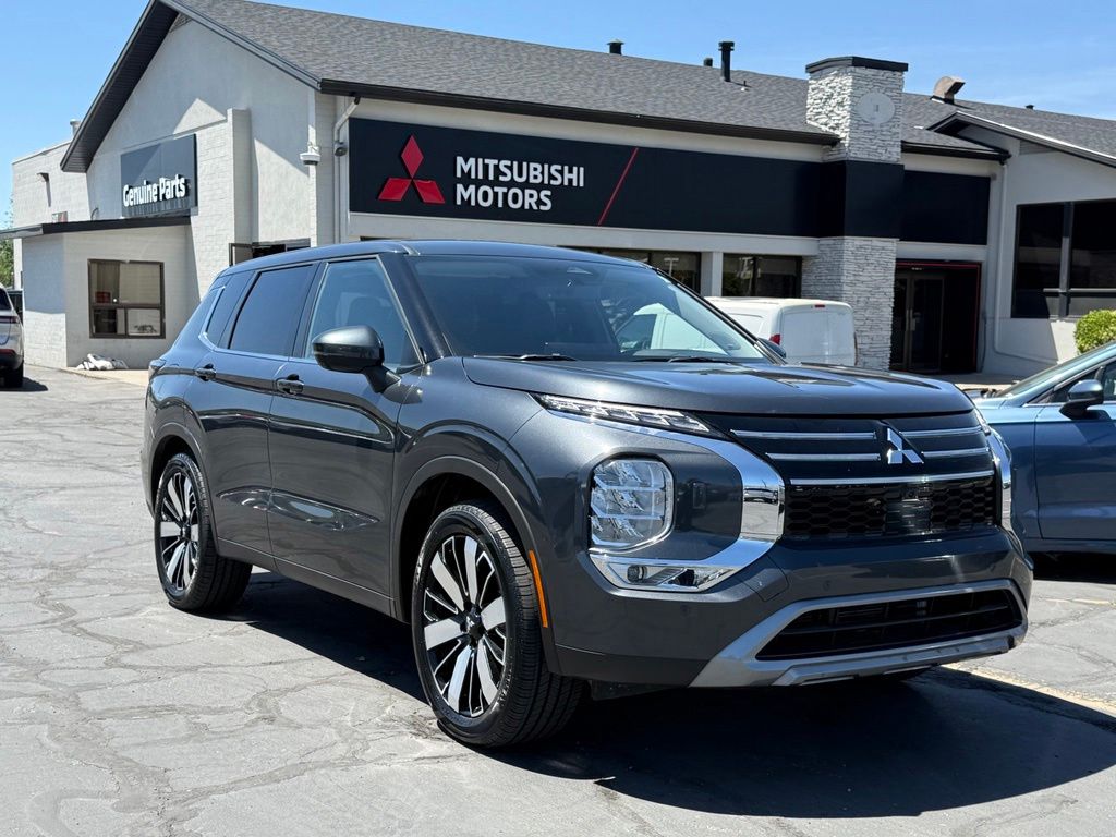 2025 Mitsubishi Outlander SE S-AWC's photo