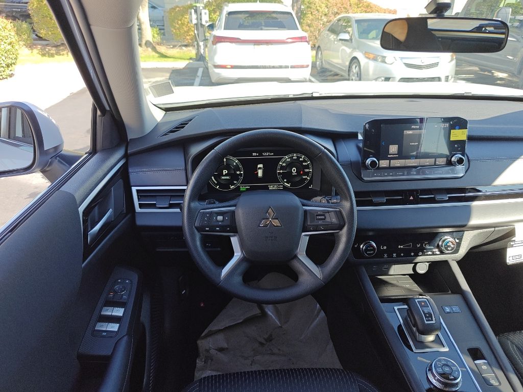 2025 Mitsubishi Outlander Plug-in Hybrid ES - Photo 23