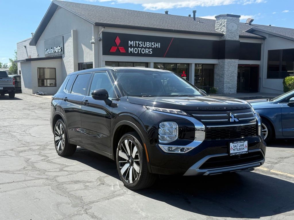 2025 Mitsubishi Outlander SE S-AWC's photo
