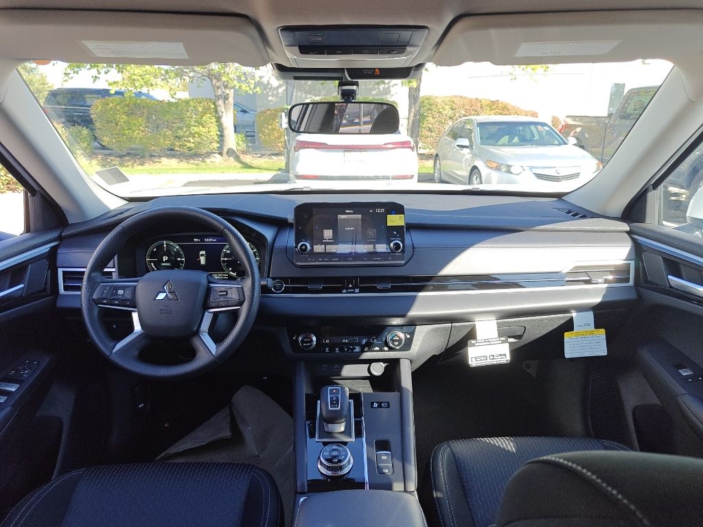 2025 Mitsubishi Outlander Plug-in Hybrid ES - Photo 22