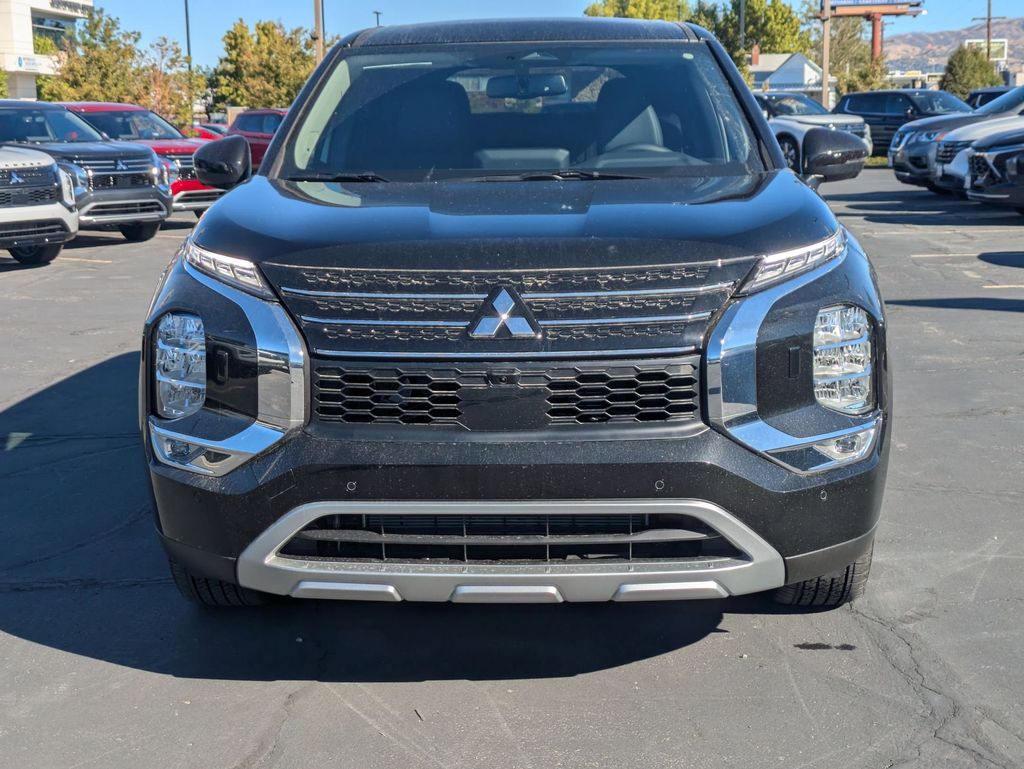 2025 Mitsubishi Outlander Plug-in Hybrid SE - Photo 8
