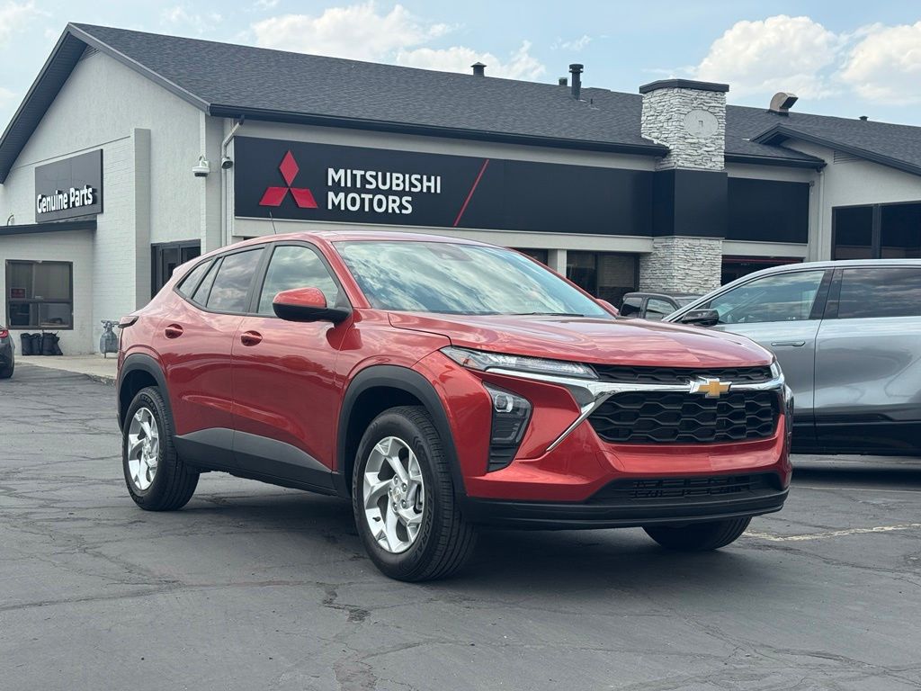 2024 Chevrolet Trax LS's photo