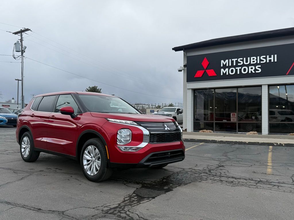 2026 Mitsubishi Outlander ES S-AWC's photo