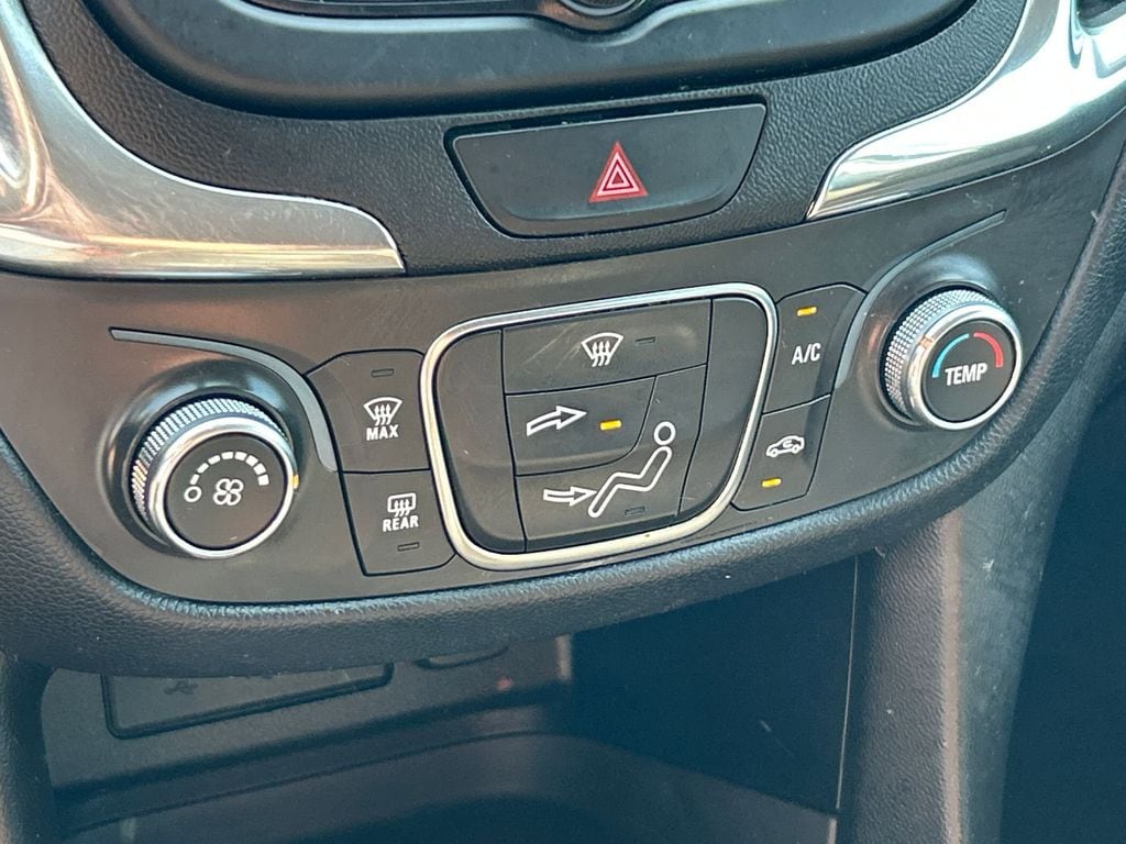 2019 Chevrolet Equinox LT - Photo 18