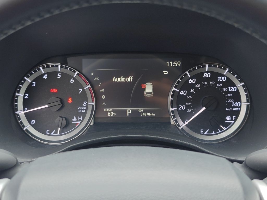 2024 Toyota Highlander LE - Photo 12