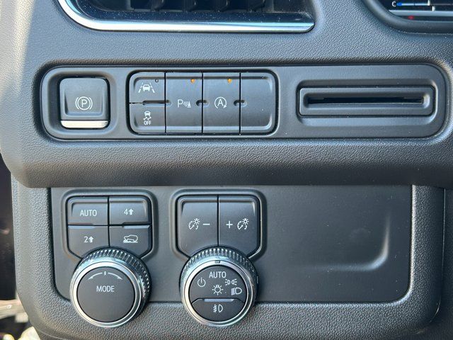2023 GMC Yukon SLT - Photo 23