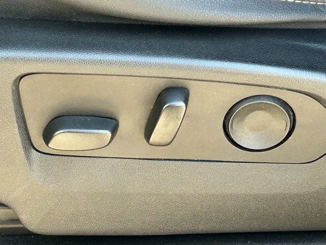 2023 GMC Yukon SLT - Photo 26