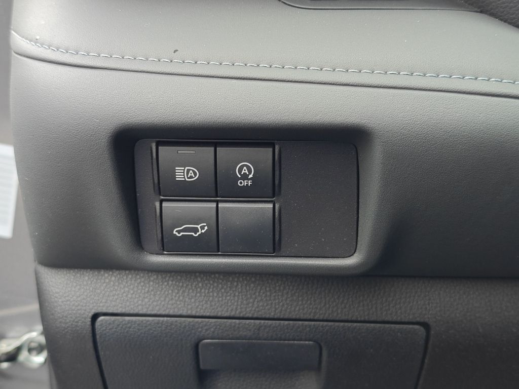 2024 Toyota Highlander LE - Photo 16