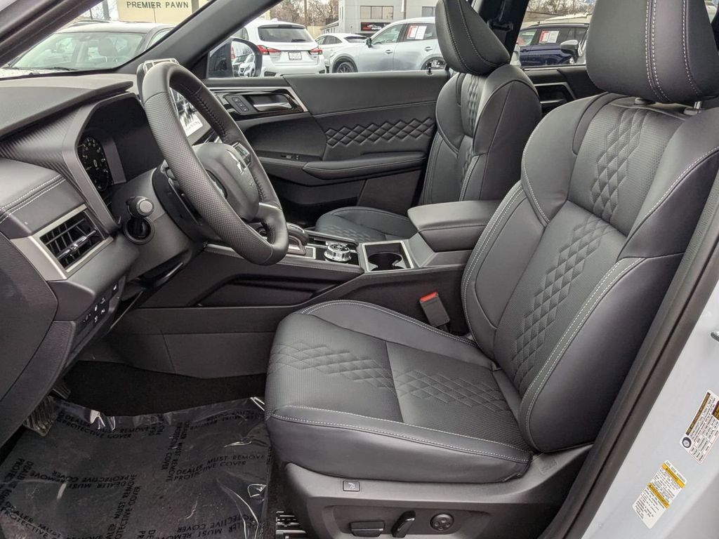 2025 Mitsubishi Outlander Plug-in Hybrid SEL Black Edition - Photo 14