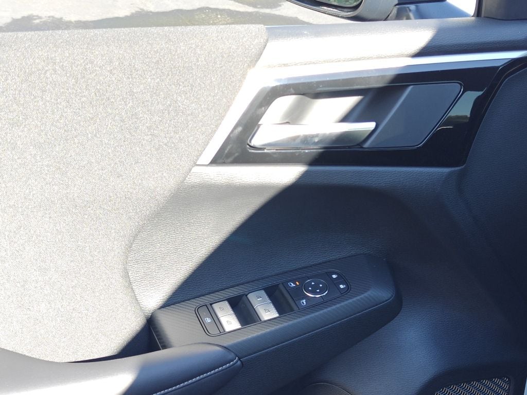 2025 Mitsubishi Outlander Plug-in Hybrid ES - Photo 9