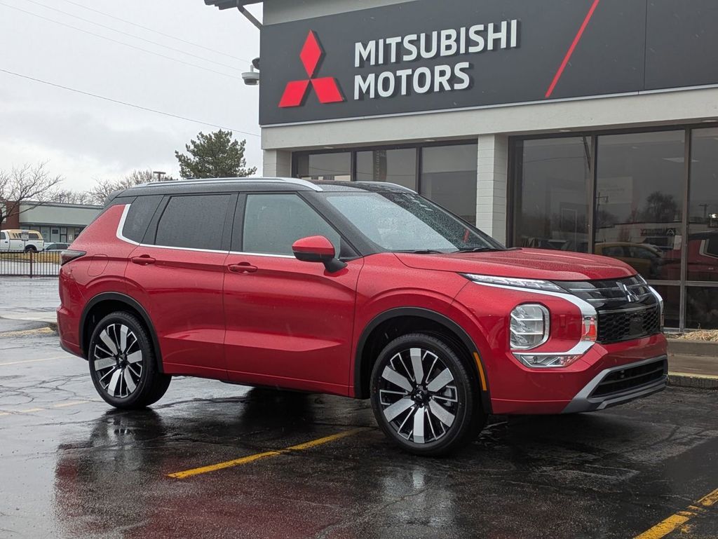 2025 Mitsubishi Outlander SEL's photo