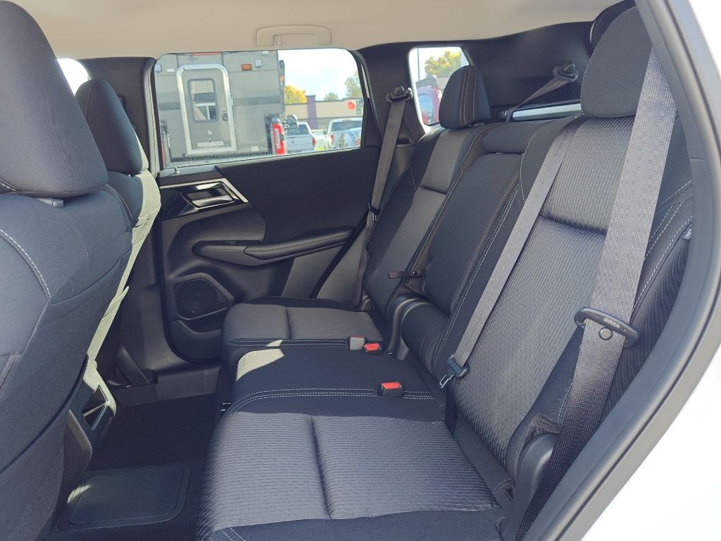2025 Mitsubishi Outlander Plug-in Hybrid ES - Photo 24