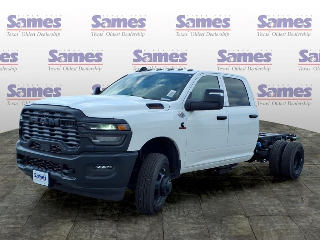 New 2026 Ram 3500 Chassis Cab TRADESMAN CREW 4X4 60' CA Pickup