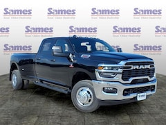 2026 Ram 3500 TRADESMAN CREW CAB 4X4 8' BOX Pickup
