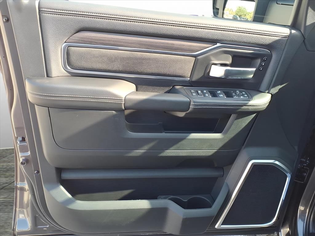 2026 RAM 2500 Laramie - Photo 8