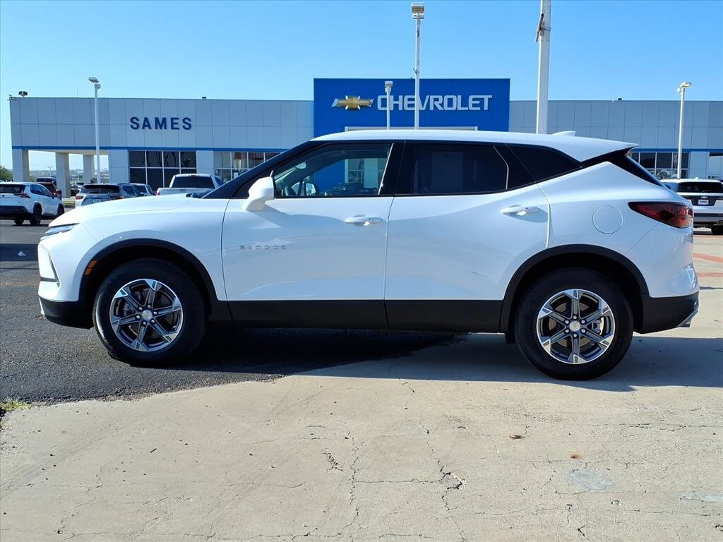 2025 Chevrolet Blazer 2LT photo 3