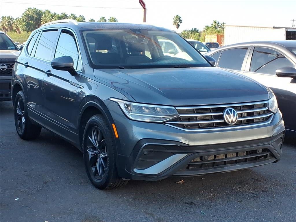 2022 Volkswagen Tiguan SE's photo