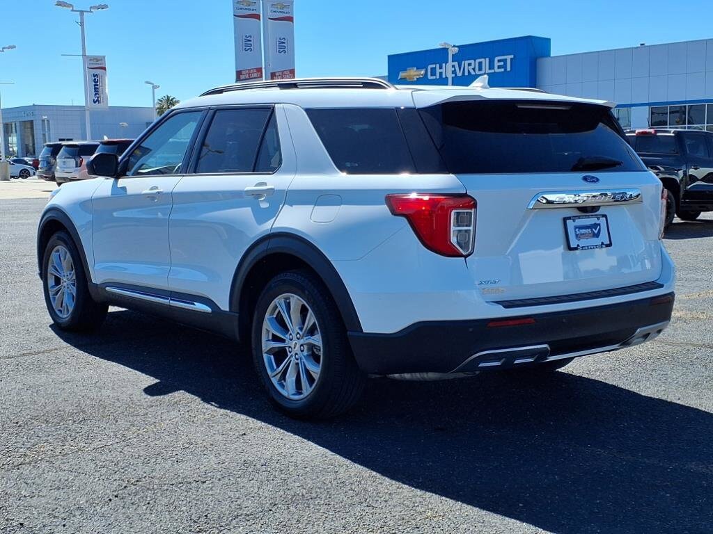 2023 Ford Explorer XLT photo 3
