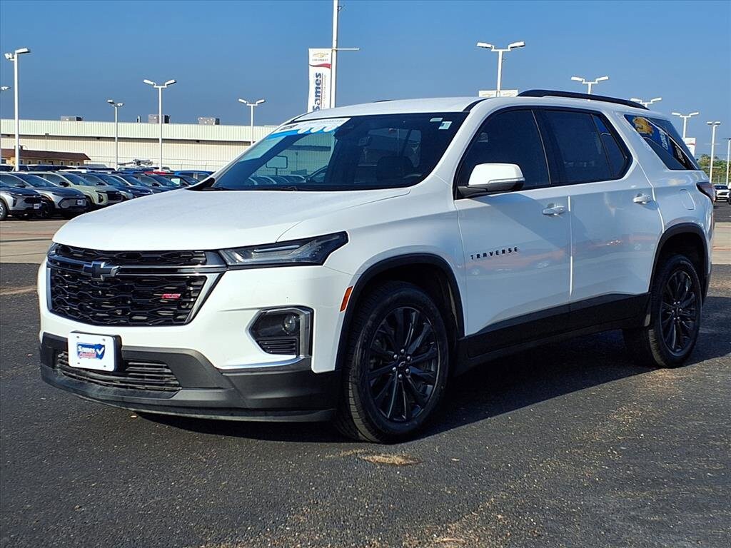 2023 Chevrolet Traverse RS photo 2