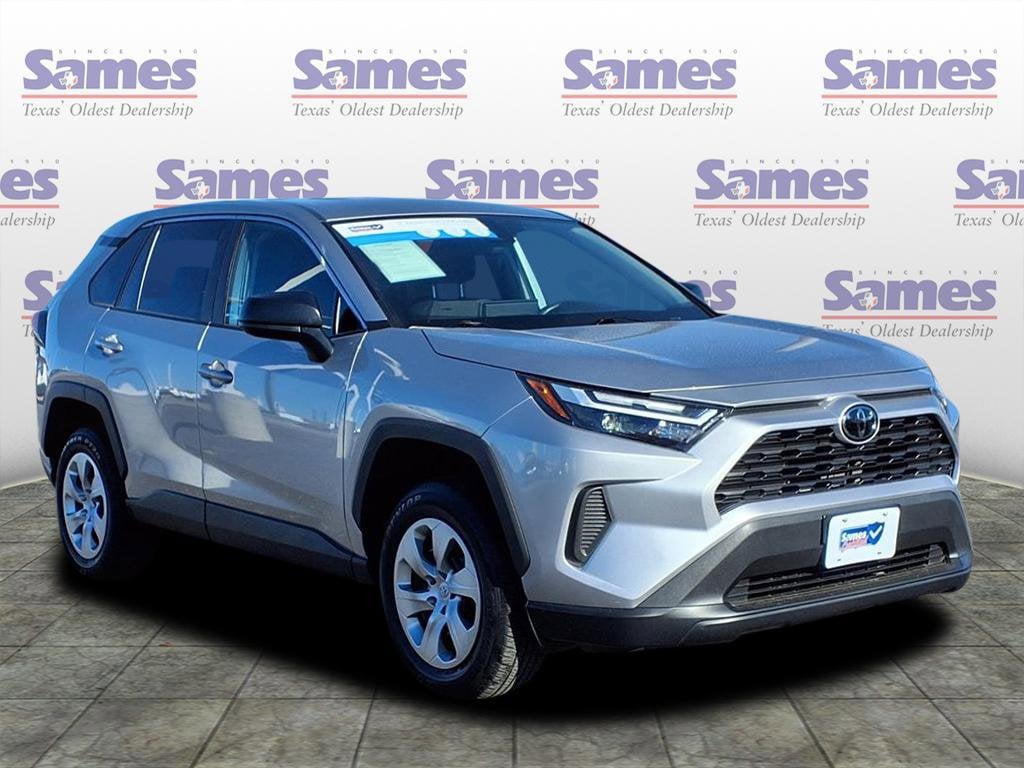 2023 Toyota RAV4 LE's photo