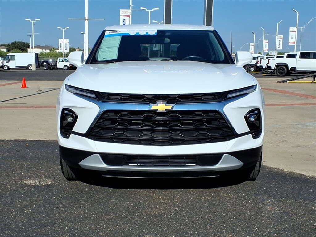 2025 Chevrolet Blazer 2LT photo 2