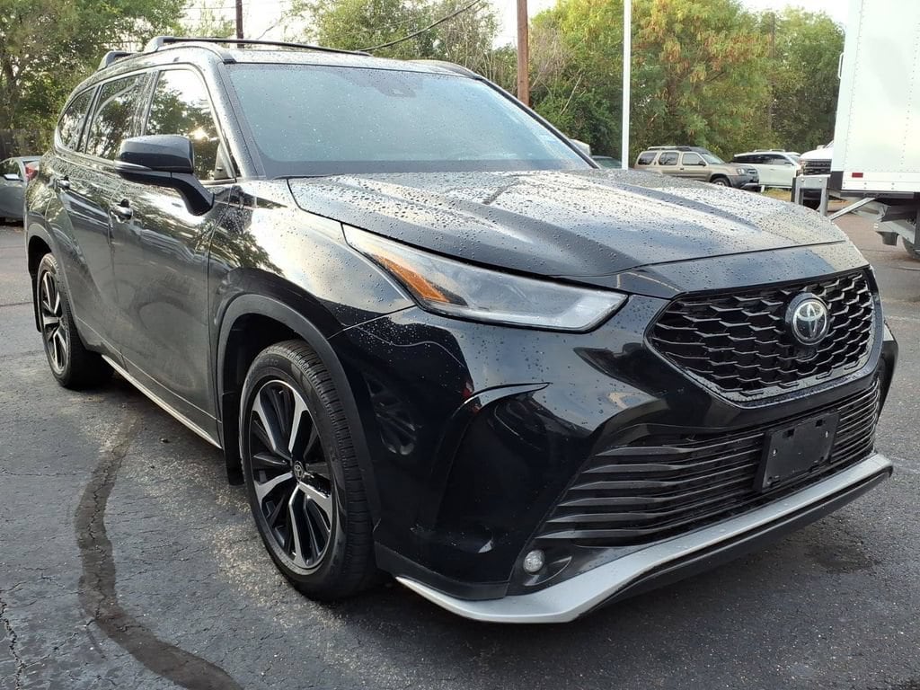 Used 2022 Toyota Highlander XSE