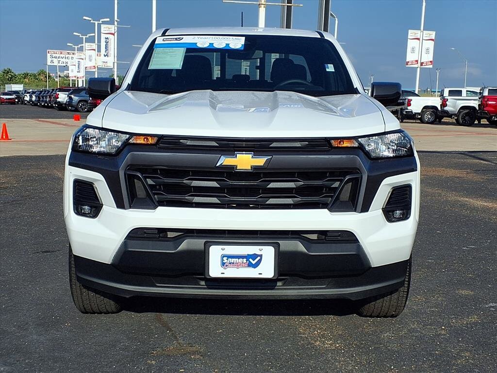 2023 Chevrolet Colorado LT photo 2