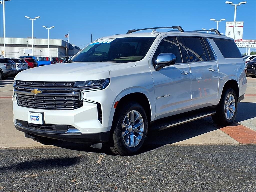 2024 Chevrolet Suburban Premier photo 3