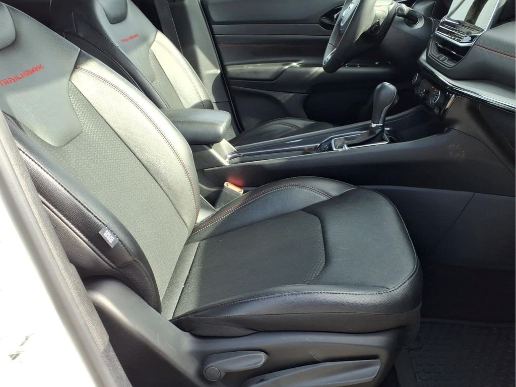 2025 Jeep Compass Trailhawk - Photo 11
