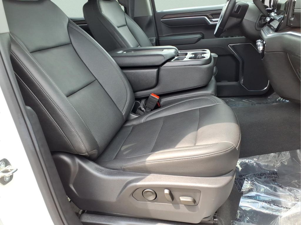 2024 GMC Sierra 1500 SLT - Photo 16