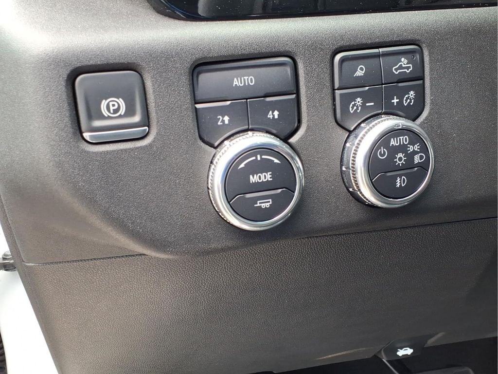 2024 GMC Sierra 1500 SLT - Photo 12