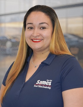 Staff member Simona Pacheco from ID_af8f09