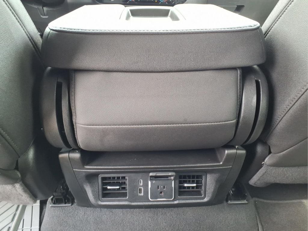 2024 GMC Sierra 1500 SLT - Photo 19
