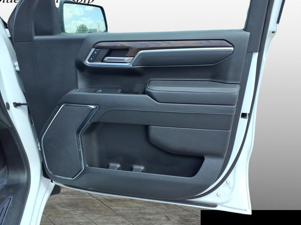 2024 GMC Sierra 1500 SLT - Photo 15