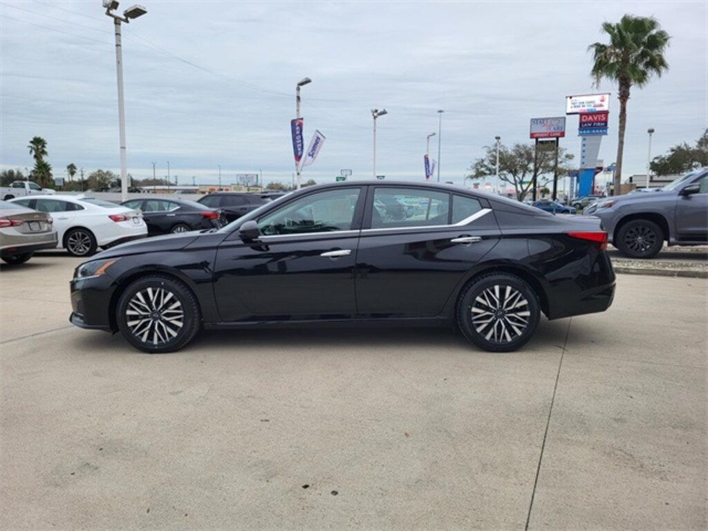 Certified 2024 Nissan Altima 2.5 SV Sedan