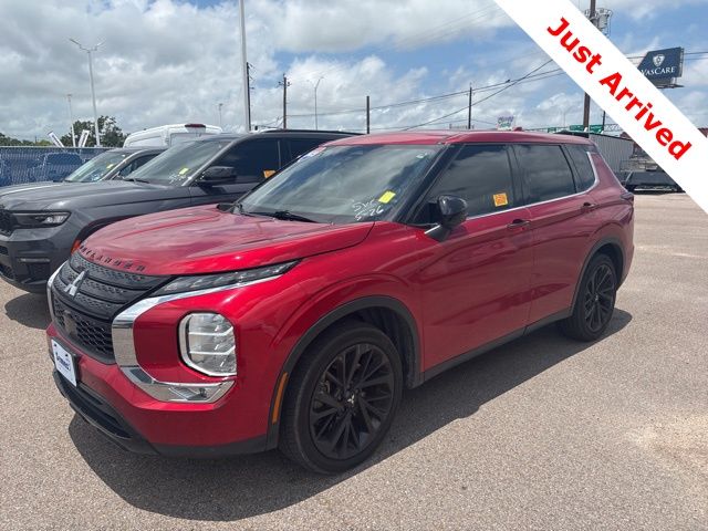 2023 Mitsubishi Outlander SE Black Edition 2WD's photo
