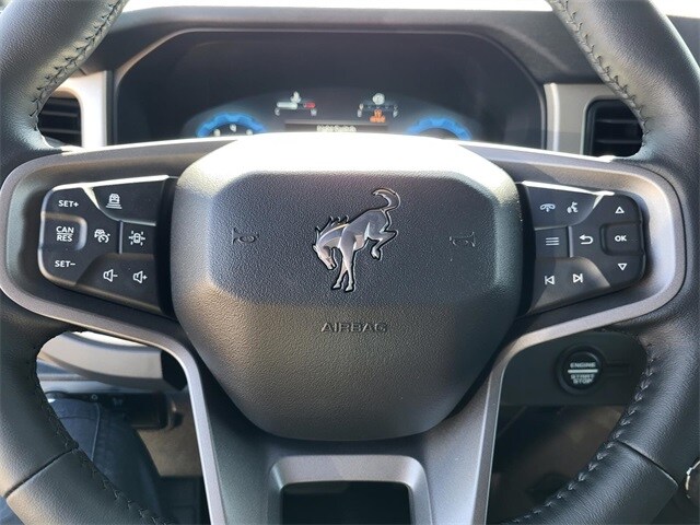 2025 Ford Bronco Outer Banks photo 4