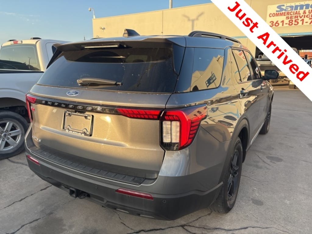 Used 2025 Ford Explorer Active SUV