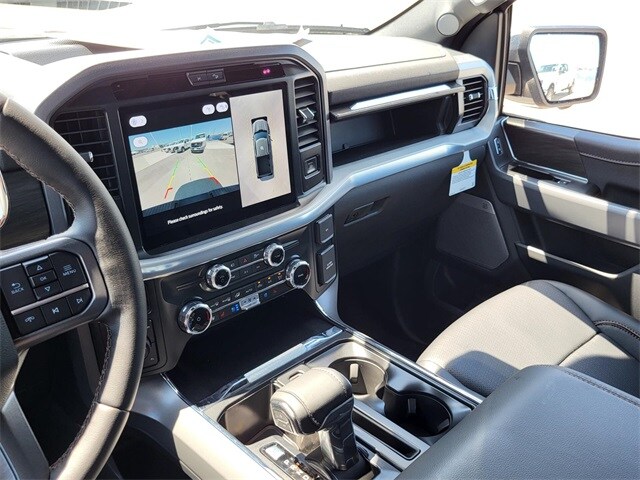 2025 Ford F-150 Lariat photo 4
