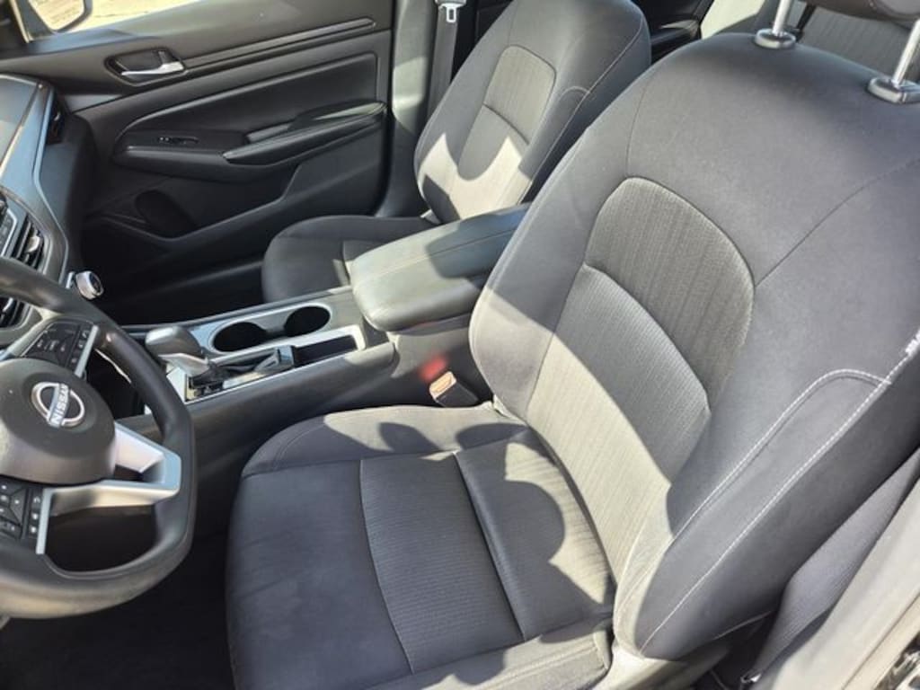 Used 2024 Nissan Altima 2.5 SV Sedan